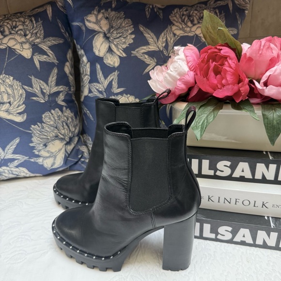 ANTONIO MELANI Black Ankle Boots with Elastic Panels - Picture 9 of 11